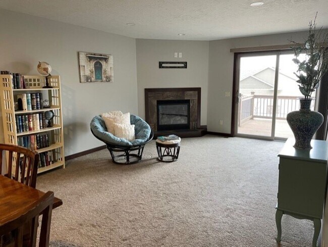 Foto del edificio - Spacious 2 Bedroom Grand Arbor Twin Home with Multiple Outdoor Spaces