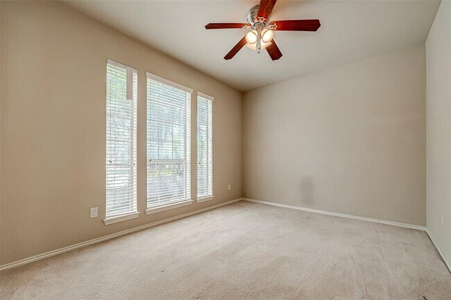 Foto del edificio - 16010 Juniper Shores Dr