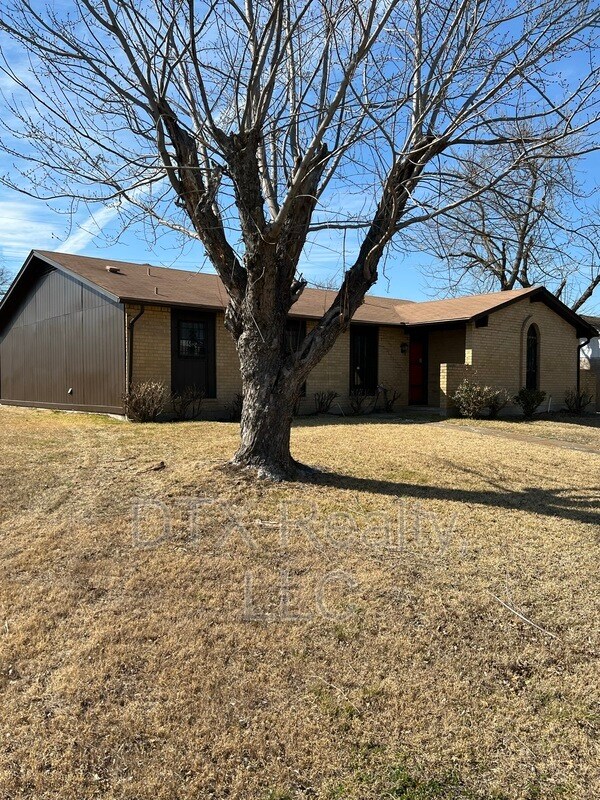 Primary Photo - 7847 Mirage Valley Dr