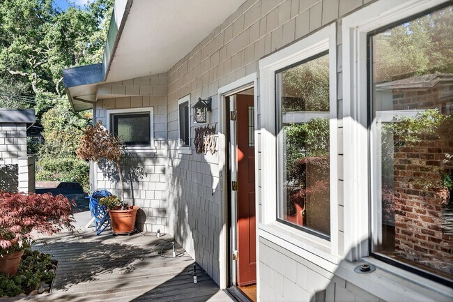 Foto del edificio - Rare 2,959 SQFT Lakewood Sanctuary | Lake Views & Private Balconies!