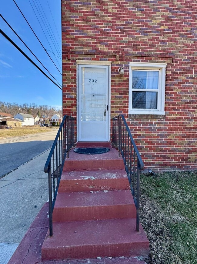 Building Photo - 732 Idlewood Ave