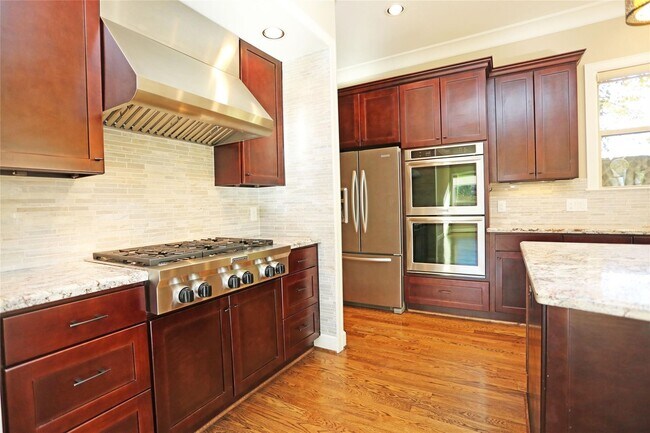 Foto del edificio - 1611 Wakefield Dr