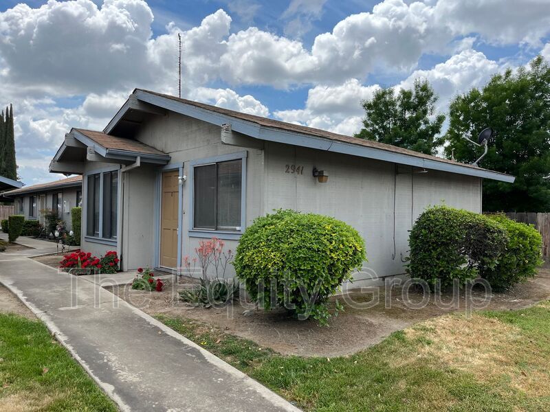 Primary Photo - 2941 W Caldwell Ave