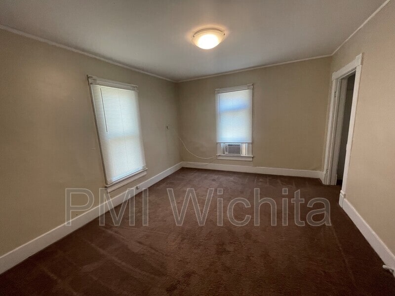 214 W 1st St Unit Apt 4, Newton, KS 67114 Condo for Rent in Newton