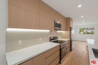 Building Photo - 5530 Sunnyslope Ave