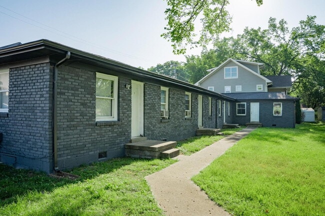 Building Photo - Update 2 Bed 1 Bath in The Nations