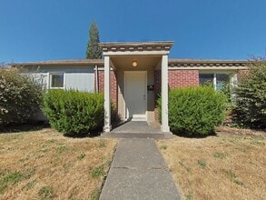 Building Photo - 446 NW Kings Blvd