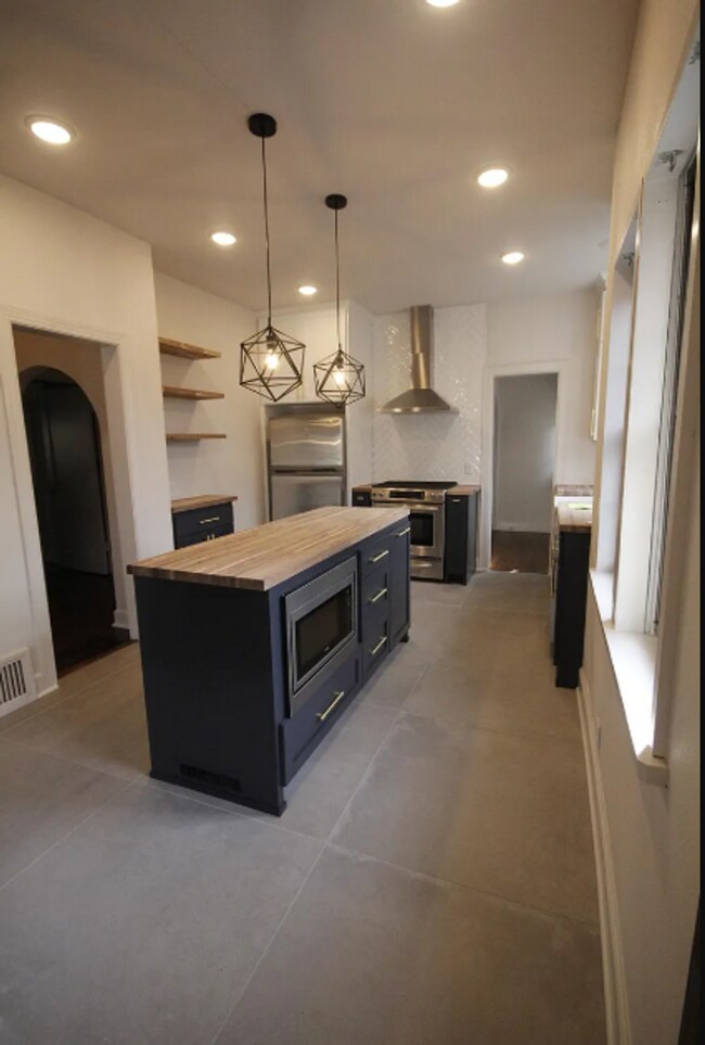 Foto del edificio - 3 Bed | 2 Bath in Midtown!