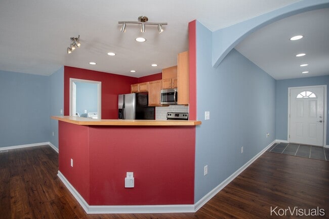 Building Photo - 761 Selina Ln