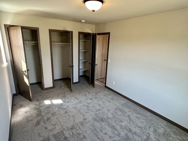 Foto del edificio - 719 W Spangler St