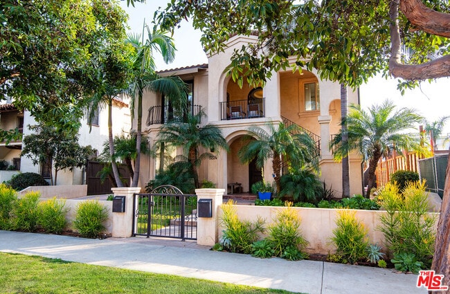 Foto del edificio - 8224 4th St