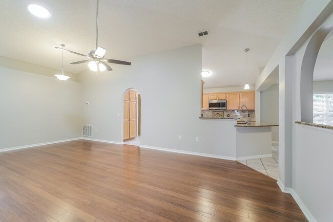 Building Photo - 128 Oak View Pl