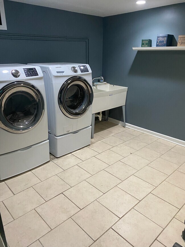 28 Dorchester Rd Unit 2, Amherst, NY 14226 Apartments in Amherst, NY