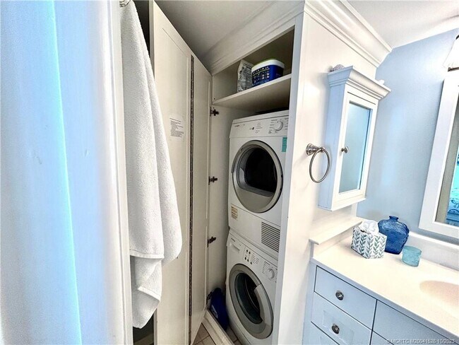 Building Photo - 333 Golfview Cir