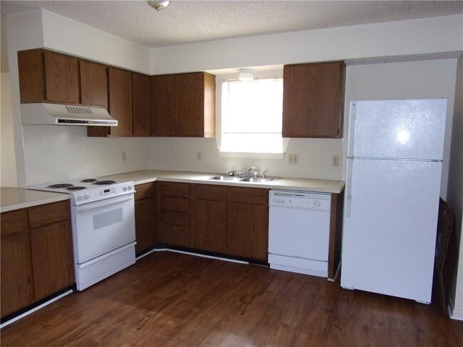 Building Photo - 720 Redbird Ln