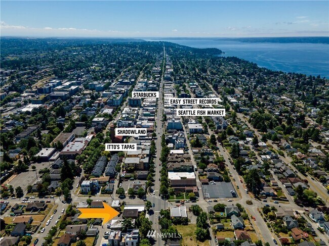 Building Photo - 4054 California Ave SW