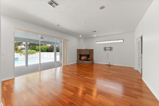 Foto del edificio - 1080 Huntley Way