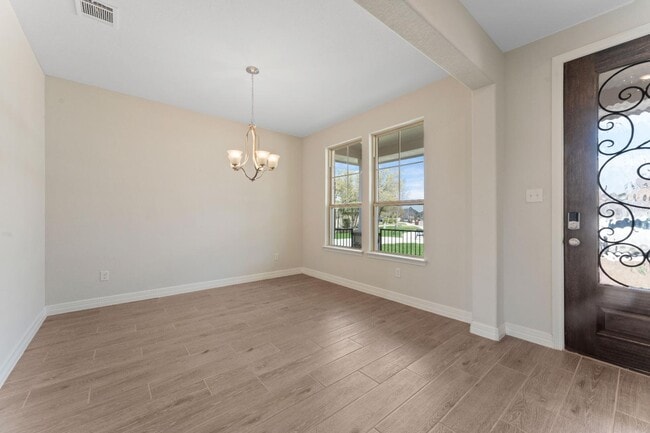 Building Photo - 423 Montessa Park