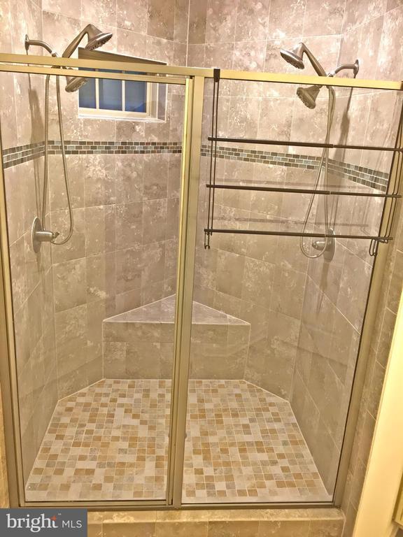 Building Photo - 5946 Leben Dr