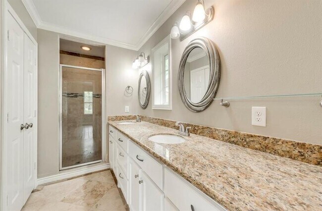 Building Photo - 5003 Lymbar Dr