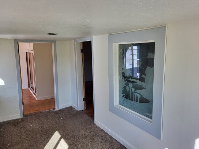 Building Photo - 210 N Elden St