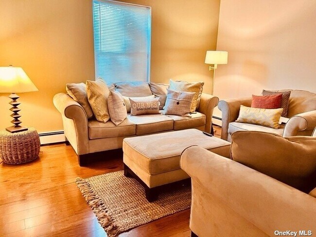 Foto del edificio - 277 Commack Rd