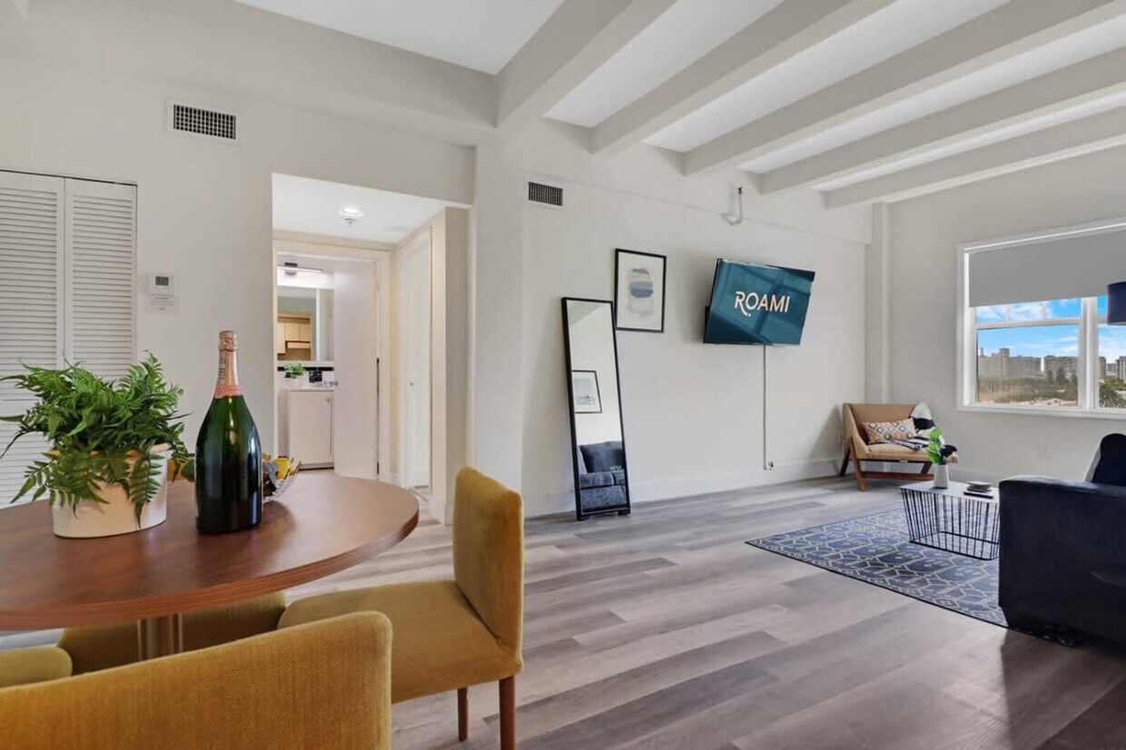 Foto principal - 1300 Collins Ave