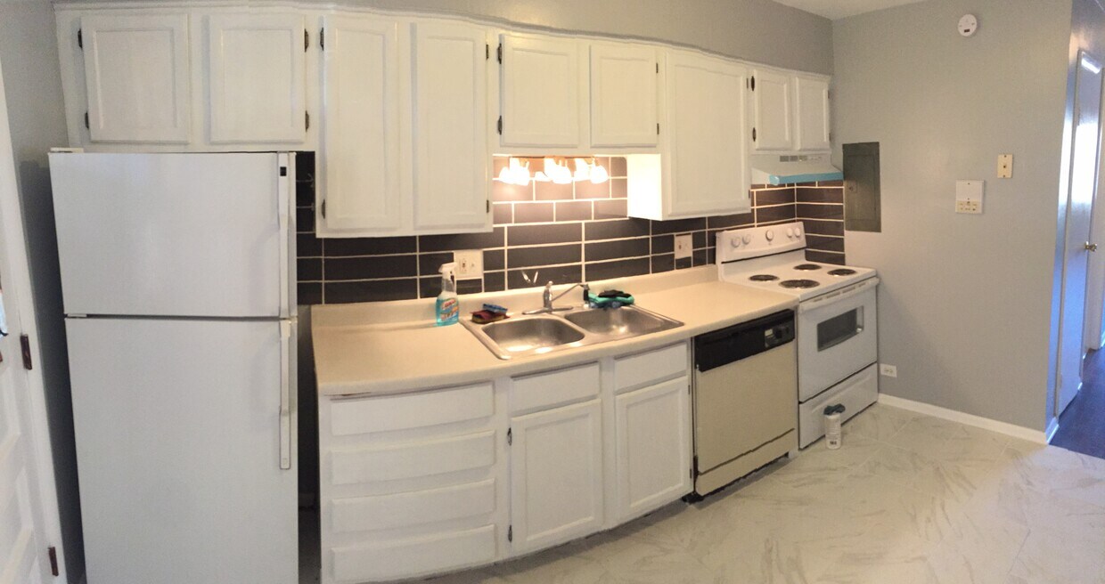 Primary Photo - 1110 W 18th St