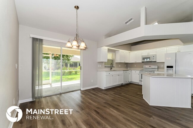 Foto del edificio - 349 SW 28th Pl