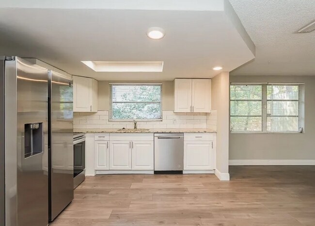 Foto del edificio - 9405 Gray Fox Ln