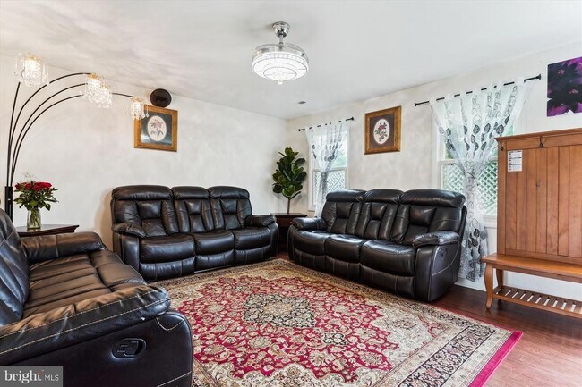 Foto del edificio - 5200 Sweet Gum Terrace