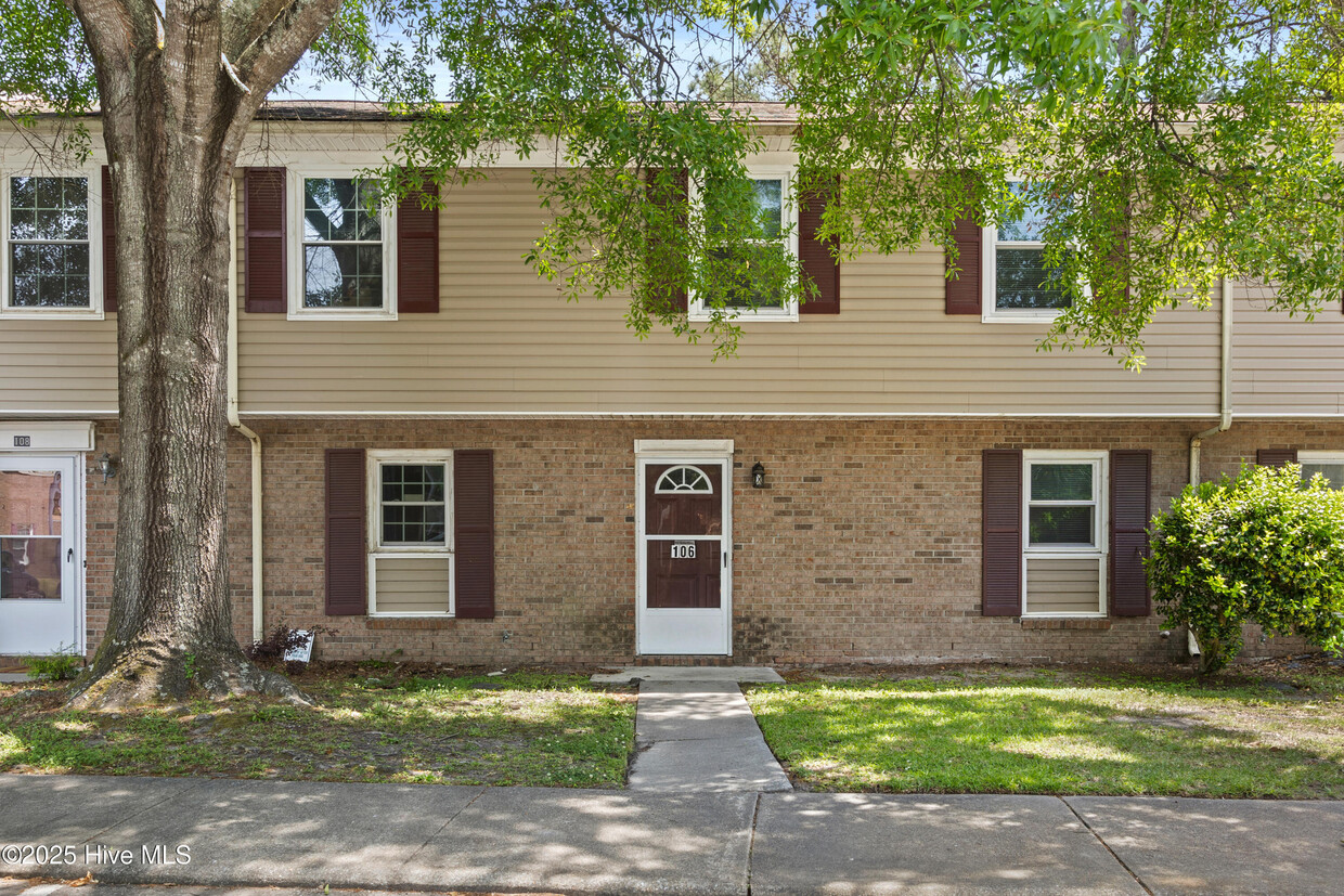Foto principal - 106 King George Ct