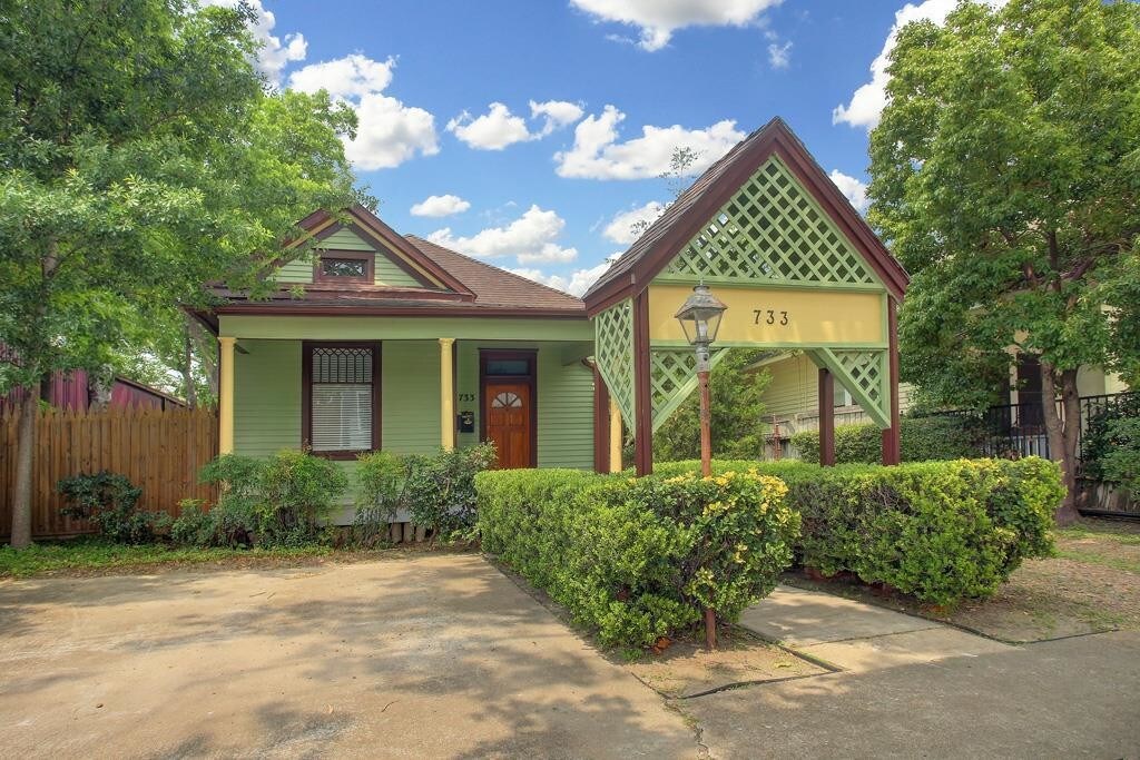 Foto principal - 733 Yale St