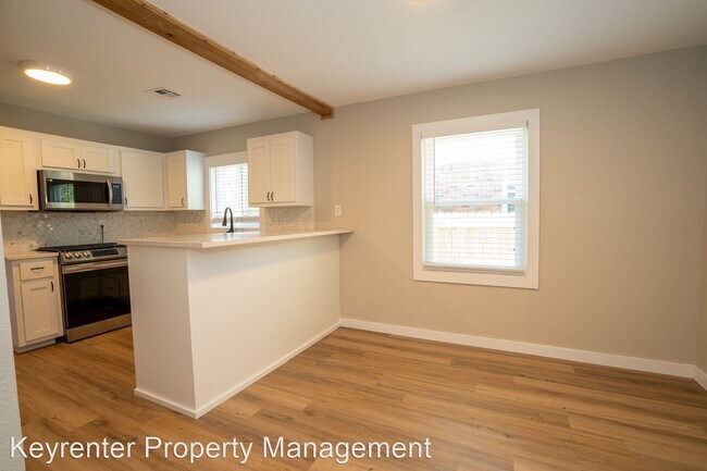 Building Photo - 3 br, 1.5 bath House - 4012 E 27th St