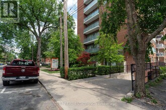 Building Photo - 161 St George St