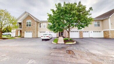 Building Photo - 5080 Calais Dr