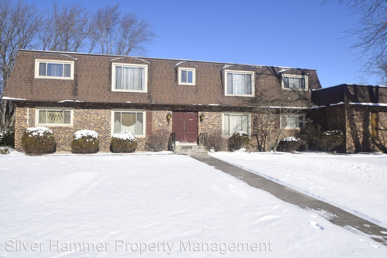 400 W 70th Pl, Merrillville, IN 46410 House Rental in Merrillville, IN