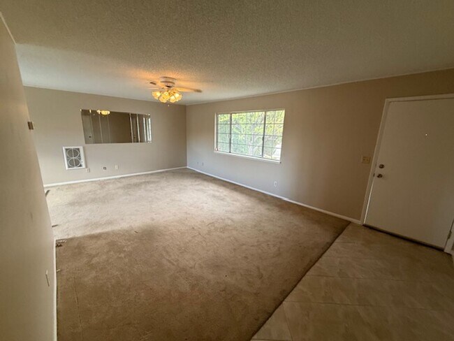 Foto del edificio - A Fabulous 4 Bedroom Home in Highland Hills
