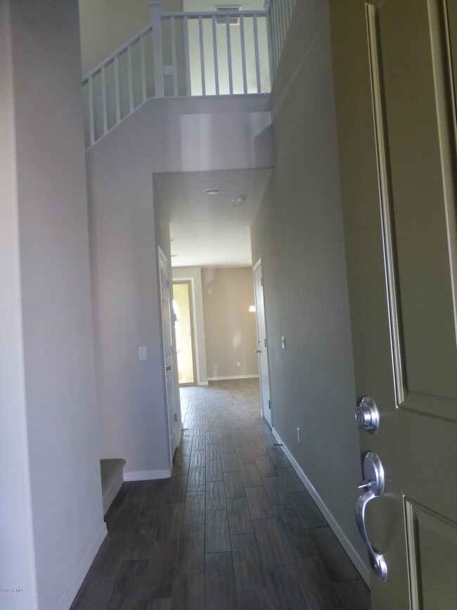 Building Photo - 700 N Blackbird Dr