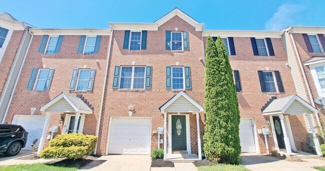 Foto del edificio - 3 Bed / 2 Full and 2 Half Bath Single Family Townhome