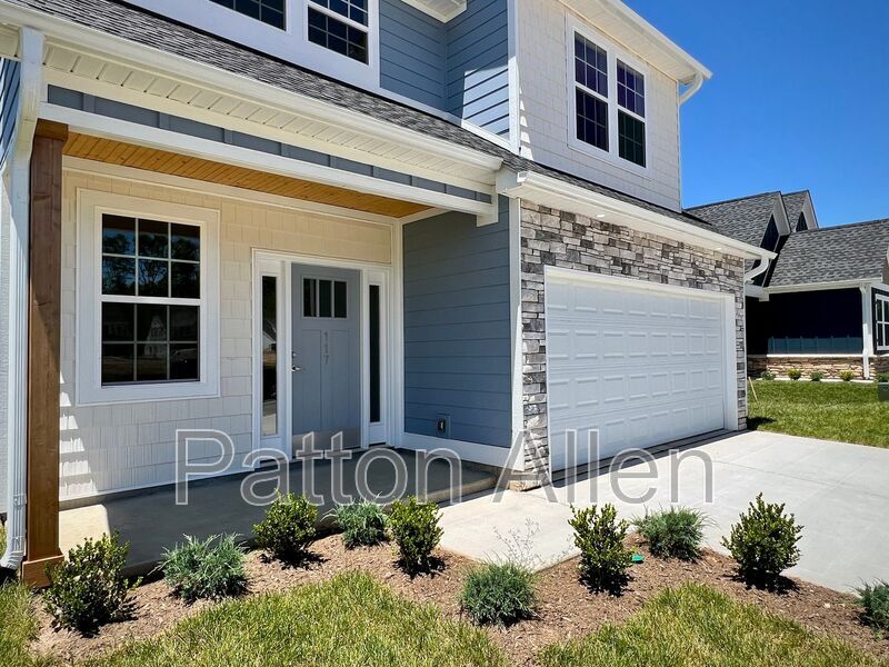 Foto principal - 117 N Christie Ct