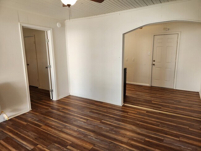 Foto del edificio - 813 M St NW