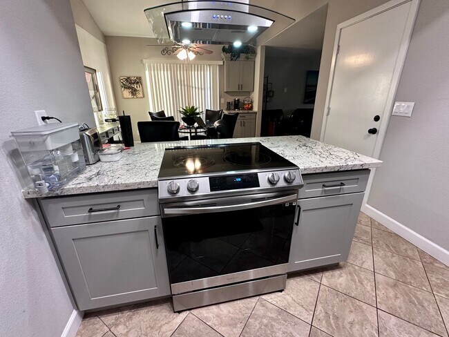 Foto del edificio - 8860 N Winding Way