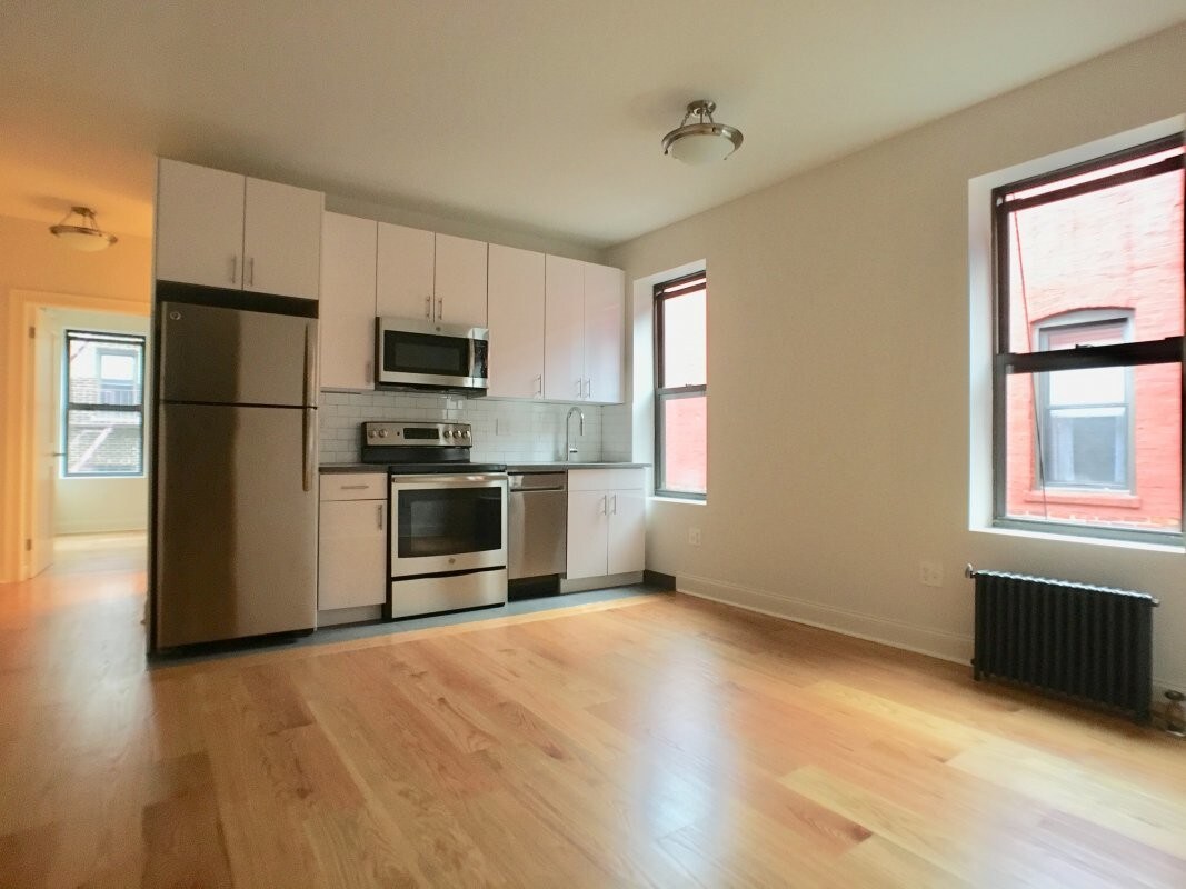 Foto principal - 615 Fort Washington Ave