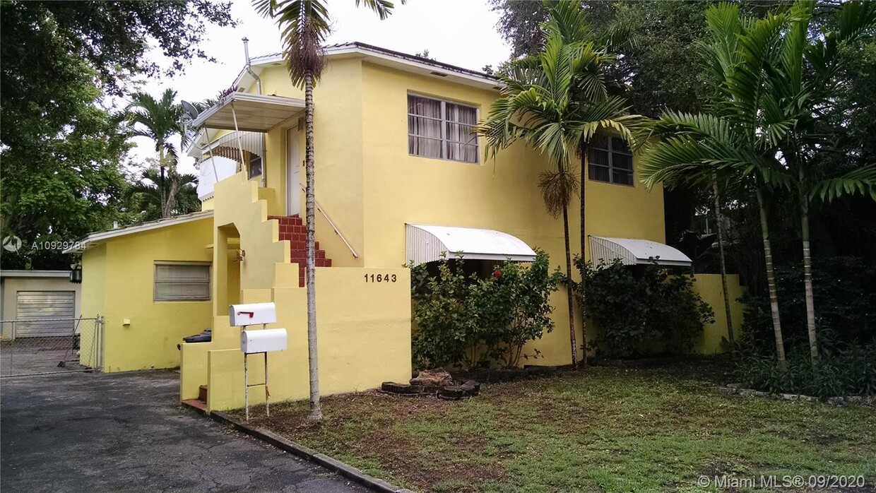 Primary Photo - 11643 NE 11th Pl