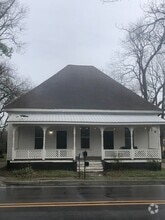 Building Photo - 1106 Auburn St