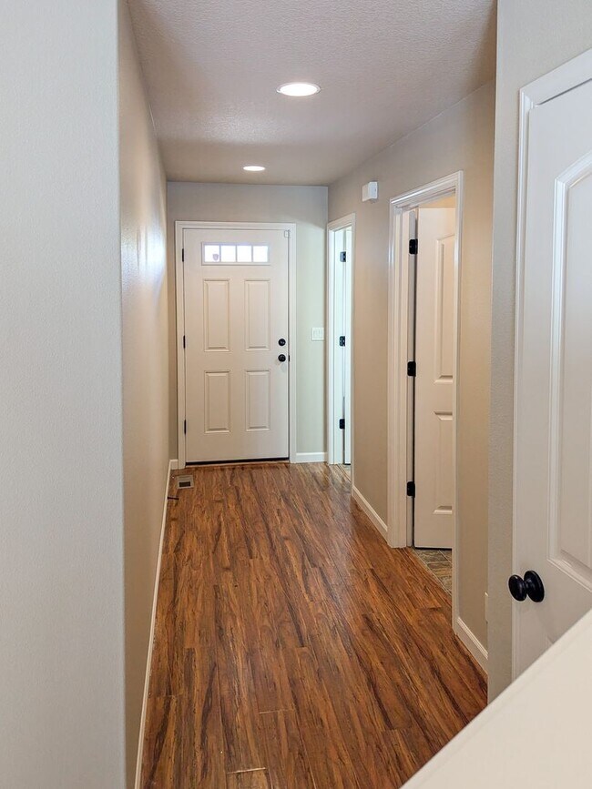 Building Photo - GERANIUM4142