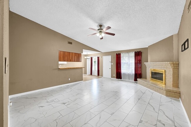 Building Photo - 12223 Woodcliff Dr