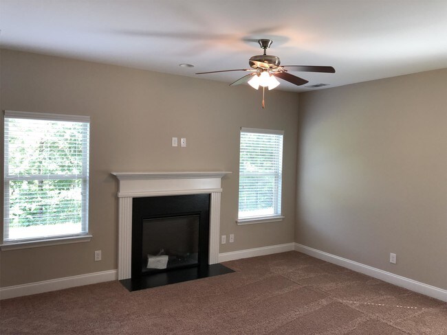 Building Photo - 507 Kirkland Dr