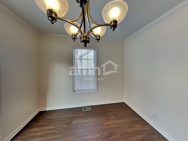 Building Photo - 1205 Chapmans Retreat Dr